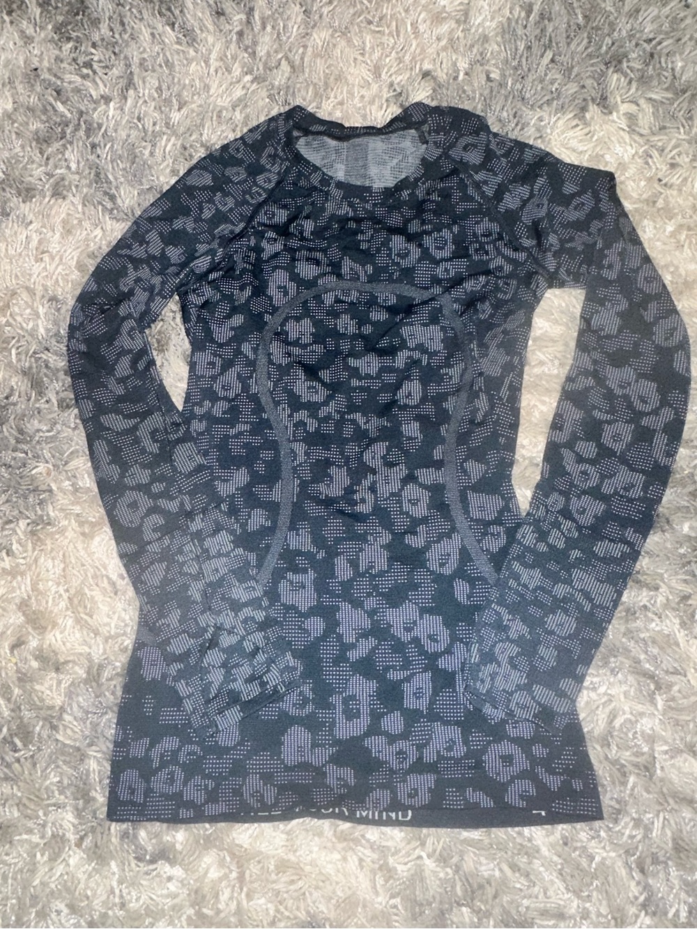 Lululemon Swiftly Tech Long Sleeve Shirt 2.0
Dappled Floral True Navy /Ocean Air